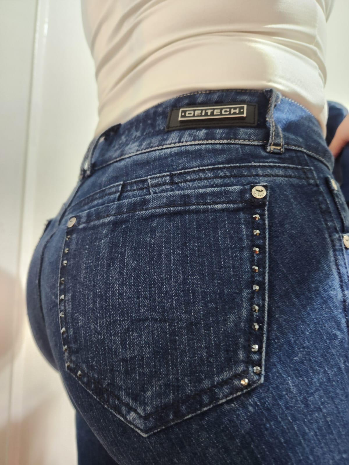 Jean Jet